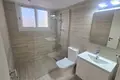 Mieszkanie 2 pokoi 80 m² w Koinoteta Parekklesias, Cypr
