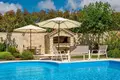 Hotel 360 m² Omisalj, Kroatien