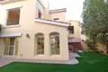 Villa de tres dormitorios 259 m² Dubái, Emiratos Árabes Unidos
