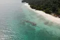 Exclusivo Complejo Turístico Operativo en Isla Pulau Tinggi (3.7 Ha, 88 Unidades) — $5,000,000