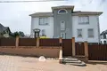 Haus 8 zimmer 535 m² Tarasava, Belarus