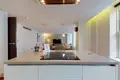 2 bedroom apartment 93 m² in London, United Kingdom