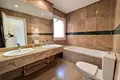 2 bedroom apartment 136 m² Dos Hermanas, Spain