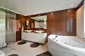 Haus 6 zimmer 325 m² Riga, Lettland