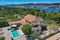 4-Schlafzimmer-Villa 315 m² Grad Sibenik, Kroatien