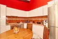 4 bedroom house 261 m² Dos Hermanas, Spain