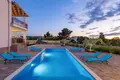 Haus 4 Schlafzimmer 388 m² Opcina Starigrad, Kroatien