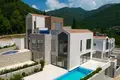 Квартира 2 спальни 241 м² Тиват, Черногория