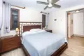 Condo 17 pokojów 1 087 m² Roatan, Honduras