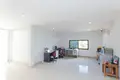 Villa mit 2 Schlafzimmern 345 m² Rawai, Thailand