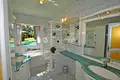 Villa de tres dormitorios 230 m² en Francia, Francia