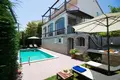 Villa de 4 dormitorios 335 m² Pola, Croacia