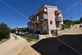 Haus 7 zimmer 376 m² Grad Zadar, Kroatien