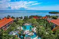 Na sprzedaż 4-gwiazdkowy hotel z 256 pokojami, w pobliżu plaży Surin na Phuket, zaledwie 150 metrów.