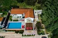 Вилла 4 спальни 390 м² Дженовичи, Черногория