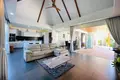 Villa mit 2 Schlafzimmern 318 m² Rawai, Thailand