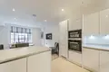 2 bedroom apartment 87 m² in London, United Kingdom