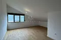 Appartements à plusieurs niveaux 4 chambres 121 m² Dobrota, Monténégro
