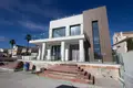 4-Schlafzimmer-Villa 407 m² Torrevieja, Spanien