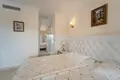 5-Schlafzimmer-Villa  Artola, Spanien