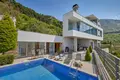 Вилла 3 спальни 220 м² Тиват, Черногория