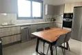 Mieszkanie 3 pokoi 145 m² Jermasoja, Cypr