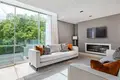 2 bedroom apartment 154 m² in London, United Kingdom