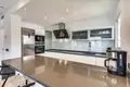Mieszkanie 3 pokoi 145 m² Marbella, Hiszpania