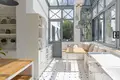 Villa de 6 chambres 300 m² en France, France