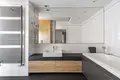 Haus 7 zimmer 680 m² Warschau, Polen