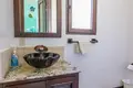 5 bedroom house 697 m² West Bay, Honduras