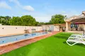 Villa de 4 dormitorios 230 m² Daya Vieja, Španjolska
