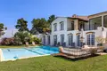 Villa 8 bedrooms 450 m² in France, France