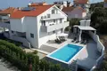 House 12 bedrooms 330 m² Grad Sibenik, Croatia