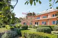 Propiedad comercial 2 000 m² en Grosseto, Italia