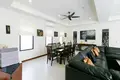 Villa de 4 dormitorios 280 m² Rawai, Tailandia