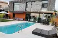 6 bedroom villa 325 m² Casinos, Spain