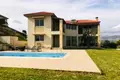 Villa de 4 dormitorios  en Parekklisia, Chipre