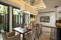Wohnkomplex Complex of villas with swimming pools and jacuzzis directly on Bang Tao Beach, Phuket, Thailand