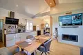 Villa mit 2 Schlafzimmern 165 m² Neuenburg, Kroatien