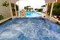 Villa de 6 habitaciones 390 m² Perithia, Grecia