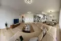 Mieszkanie 3 pokoi 118 m² w Nikozja, Cypr