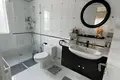 Dom 4 pokoi 240 m² w Nikozja, Cypr