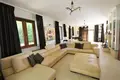 7 bedroom house 750 m² Oroklini, Cyprus