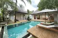 Apartamento 3 habitaciones 390 m² Si Sunthon, Tailandia
