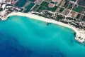 Atterrir 1 chambre 13 700 m² Nea Peramos, Grèce
