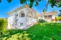 4 bedroom house 300 m² Dos Hermanas, Spain