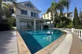 4 bedroom Villa 340 m² Agios Tychonas, Cyprus