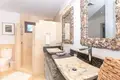 2 bedroom house 149 m² Roatan, Honduras
