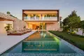 villa de 5 dormitorios 696 m² Marbella, Španjolska